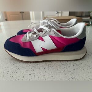 New Balance 237 Sneakers Size 6 big kids / 7.5 women